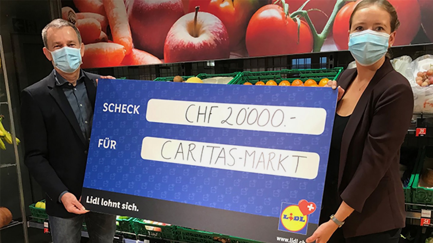 Collecte de dons Lidl pour Caritas Markt.