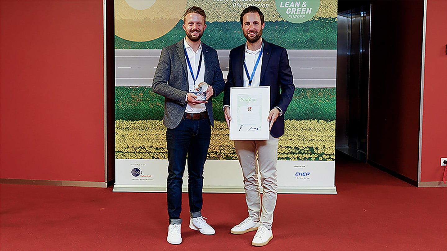 CSM-Verleihung: Ueli Ruediger, Head of Logistics, und Daniel Stolz, Manager Logistic.